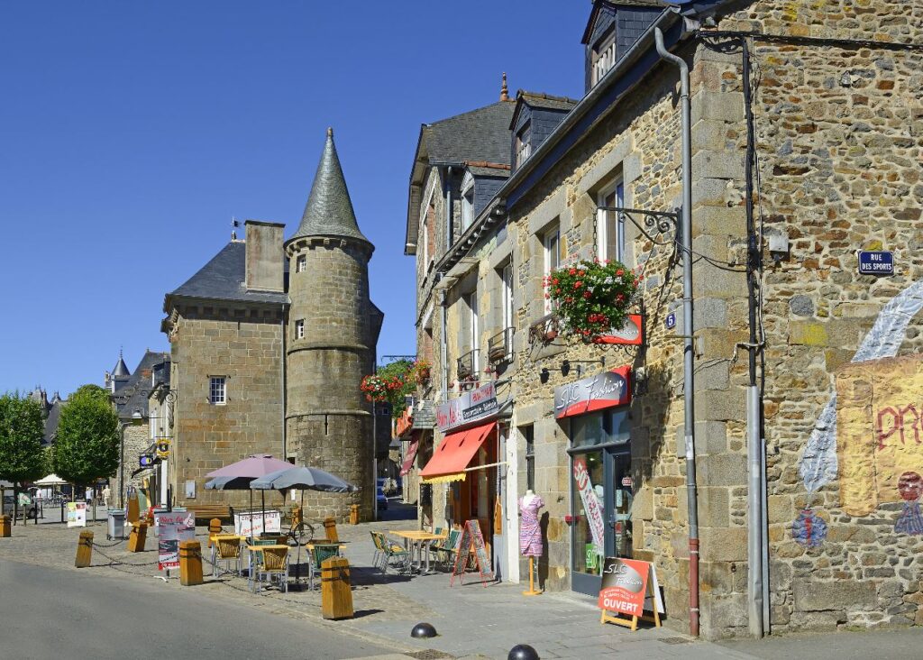 Combourg Hi Res 1 LR