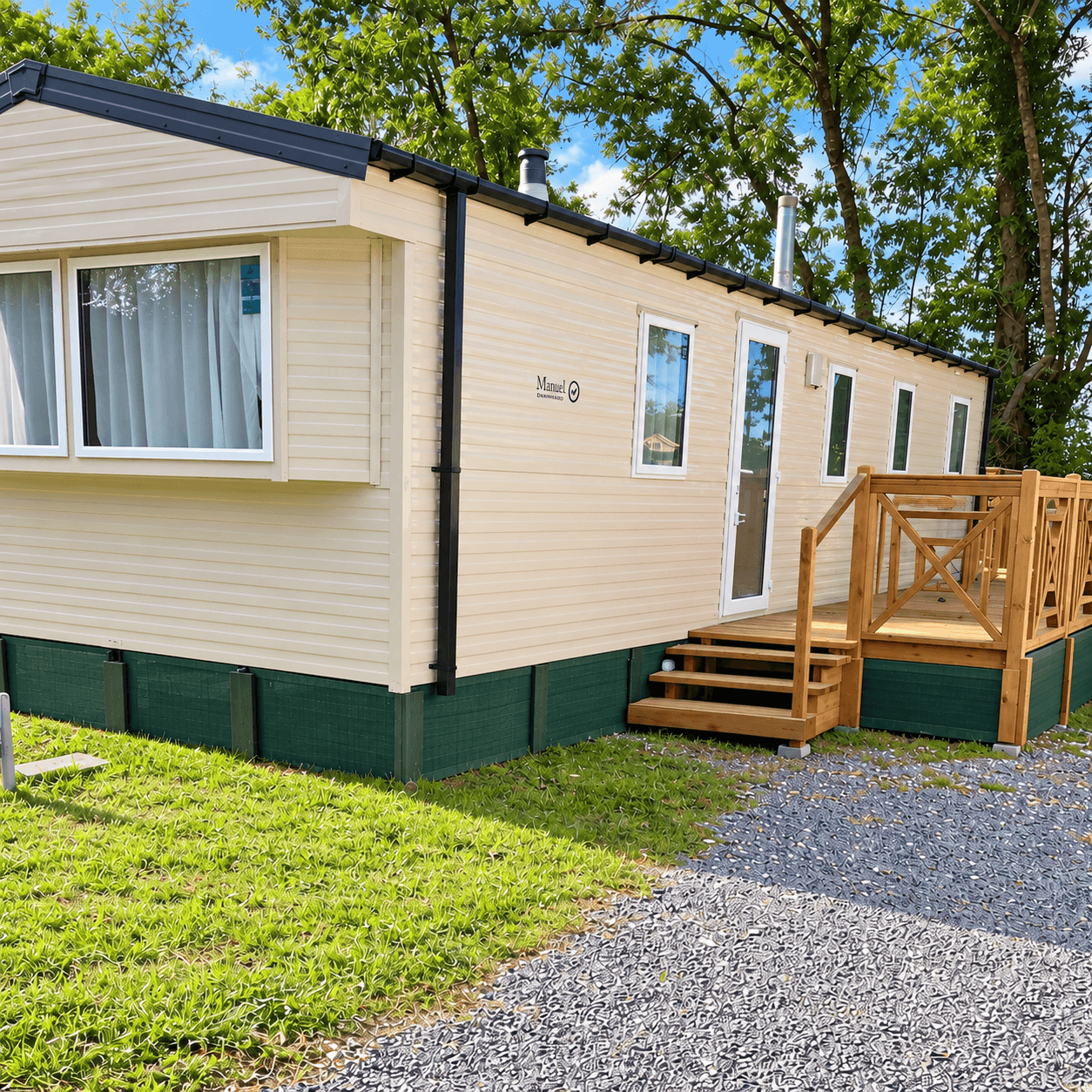Willerby Mistral at Chef Boutonne with wooden decking