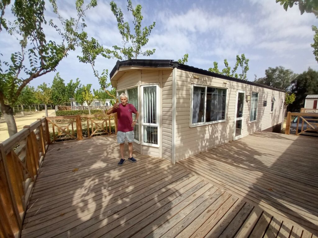 Happy mobile home Handover