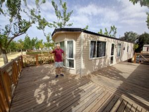 Happy mobile home Handover