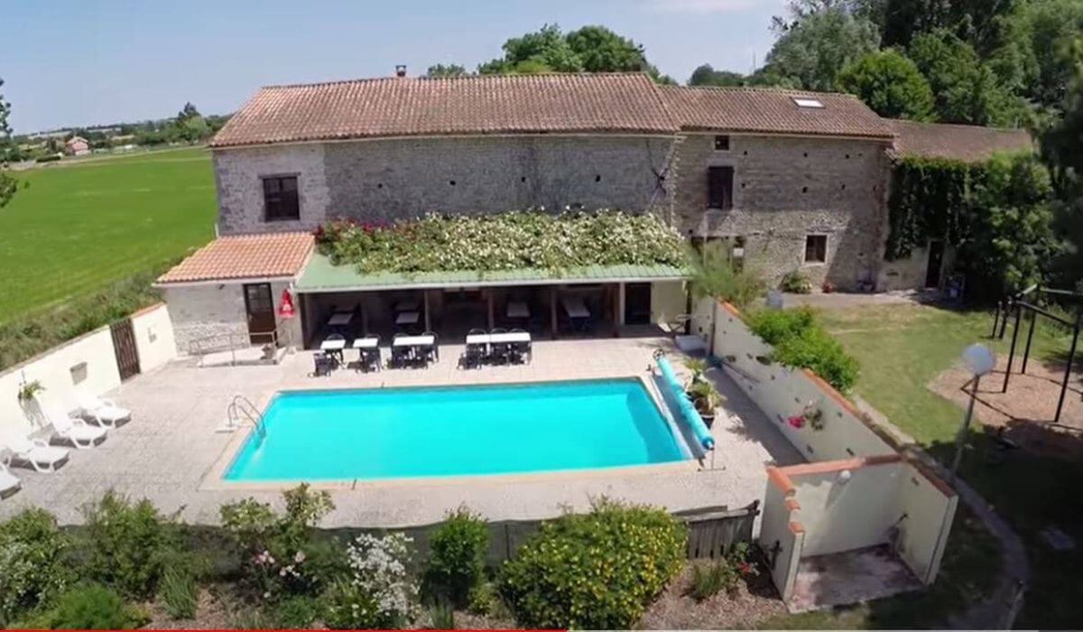 Mobile home park in Chef Boutonne, France near to the town of La Rochelle