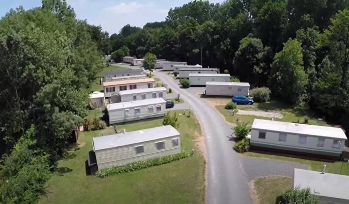 Mobile home park in Chef Boutonne, France near to the town of La Rochelle