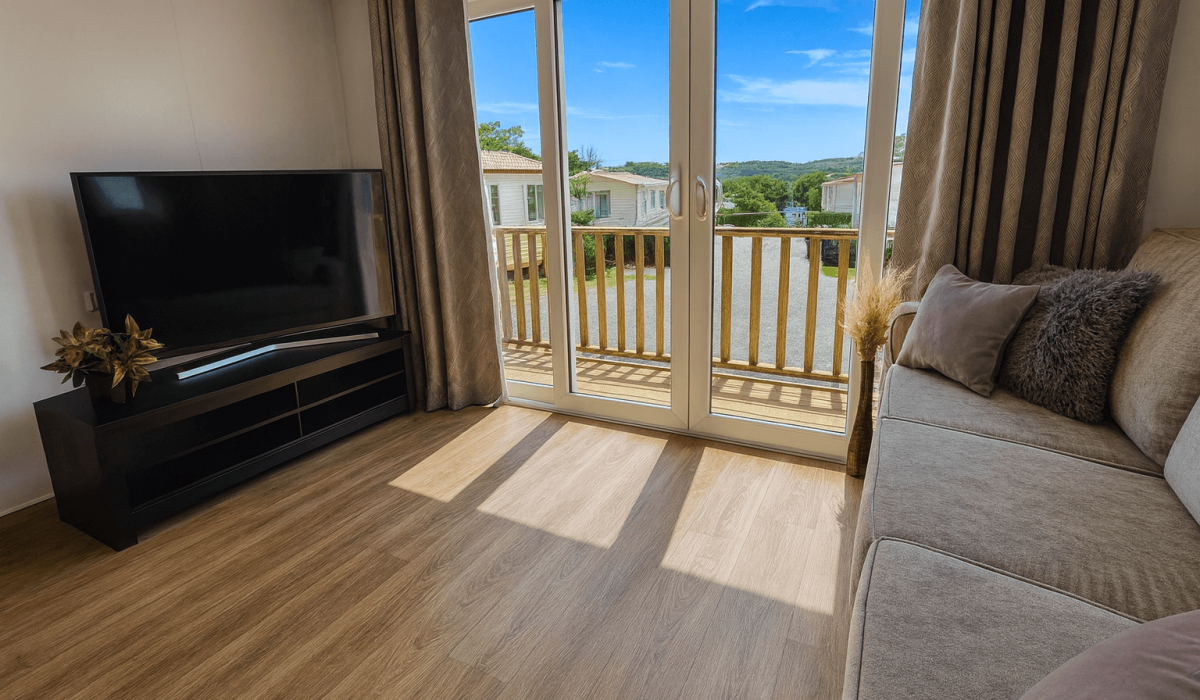 Levante Front Lounge (3)