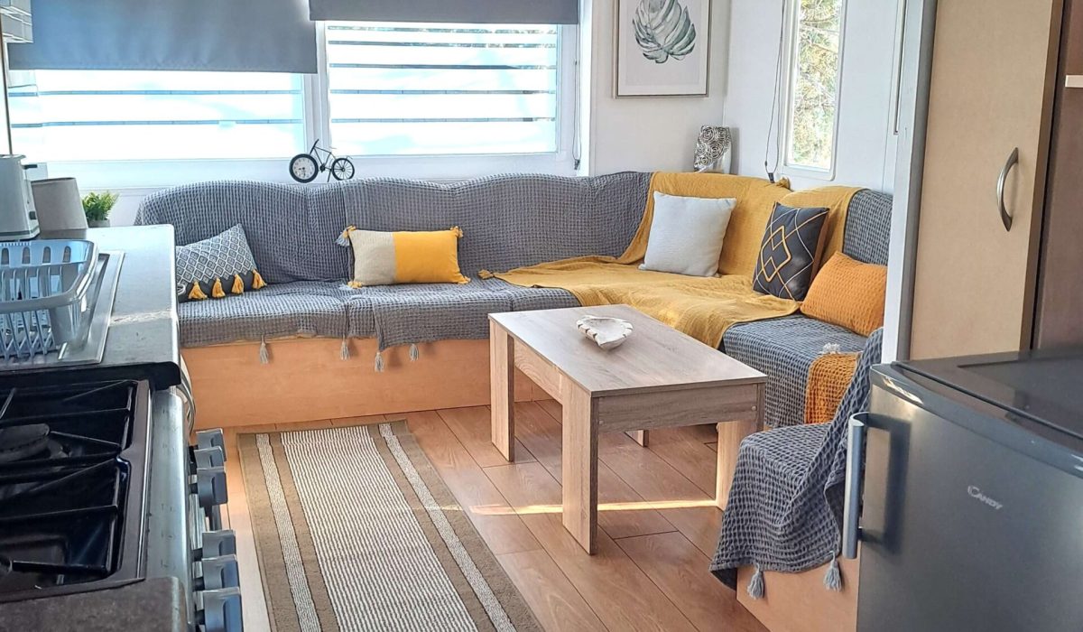 Lounge Kitchen