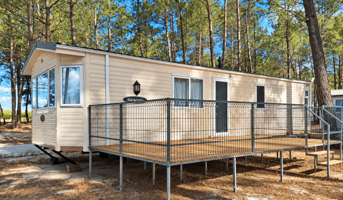 Sunlit Mobile Home With Timber Terrace