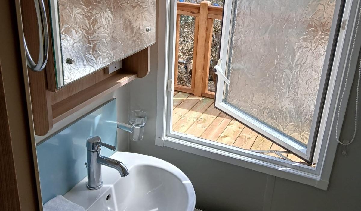 Swift Bordeaux Saydo Manhattan Interior (14)
