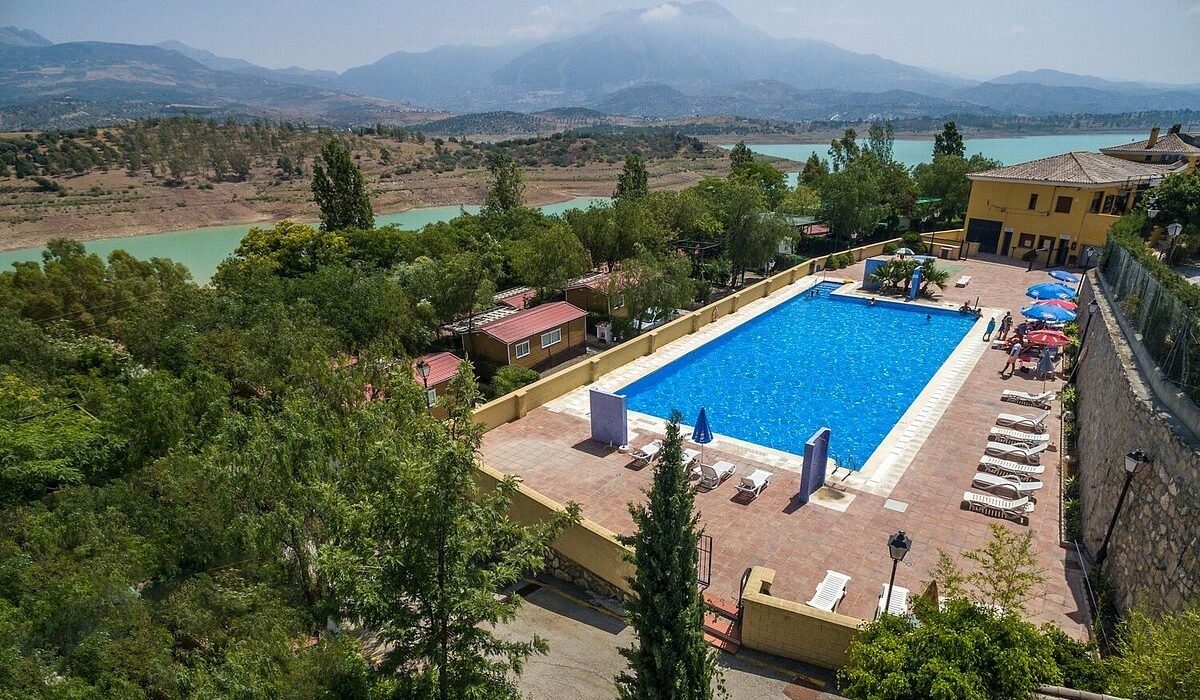 Willerby Martin 2023 Lake Vinuela (6)
